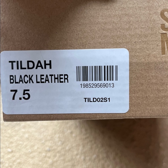 Steve Madden Elegant Black Strappy Heels - Picture 7 of 8